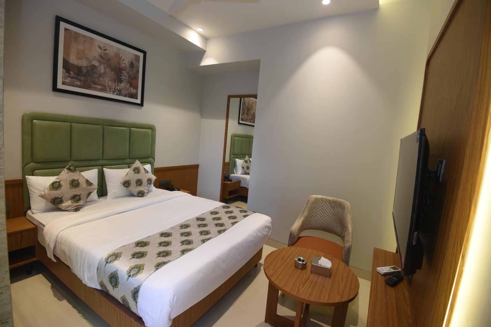 Vishnu Krupa Executive Rooms Virār Zewnętrze zdjęcie